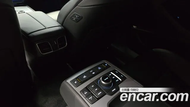 Genesis G80 2017 — фото 19