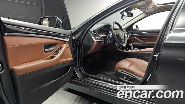 BMW 5-Series 2015 — фото 10