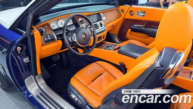 Rolls-Royce Dawn 2017 — фото 11