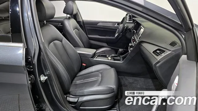 Hyundai Sonata 2018 — фото 12