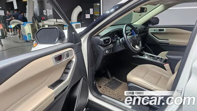 Ford Explorer 2020 — фото 10