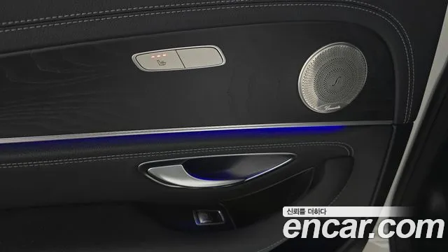 Mercedes-Benz E-Class 2021 — фото 18