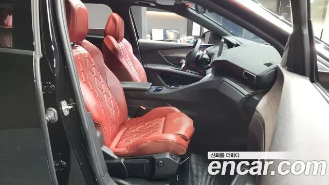 Peugeot 5008 2024 — фото 11