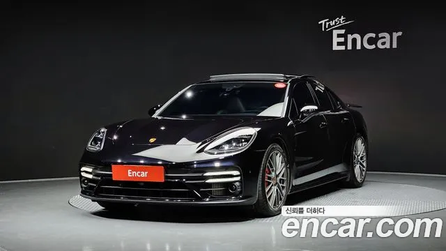 Porsche Panamera 2023 — фото 1