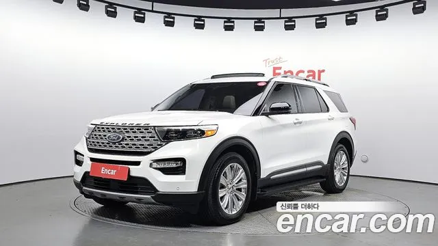 Ford Explorer 2021 — фото 1