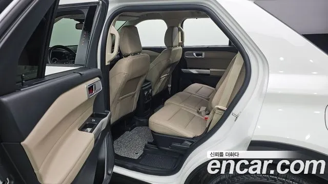 Ford Explorer 2021 — фото 11
