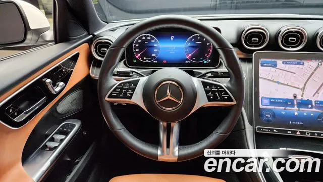 Mercedes-Benz C-Class 2023 — фото 13