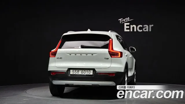 Volvo XC40 2019 — фото 4