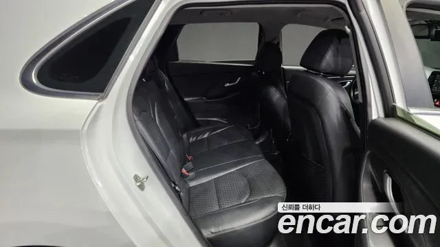 Hyundai i30 2017 — фото 12