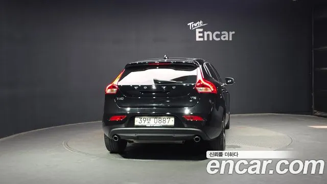 Volvo V40 2016 — фото 4