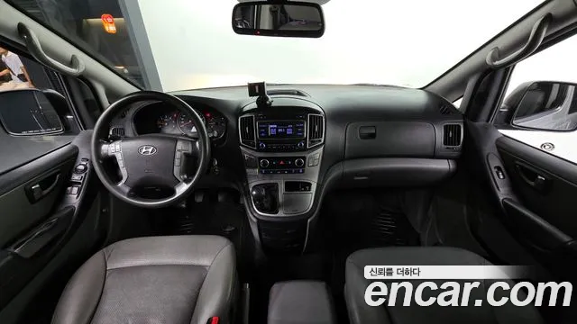 Hyundai Starex 2016 — фото 7