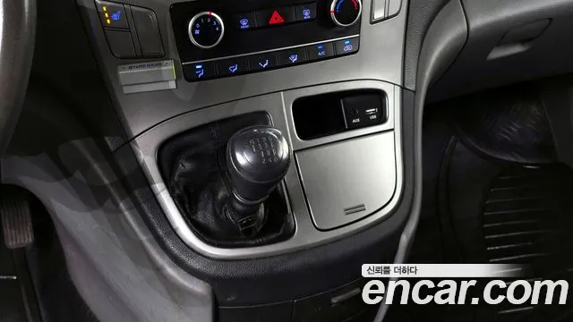 Hyundai Starex 2016 — фото 9