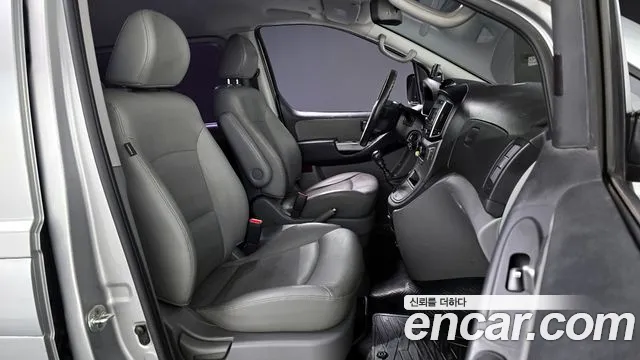 Hyundai Starex 2016 — фото 10