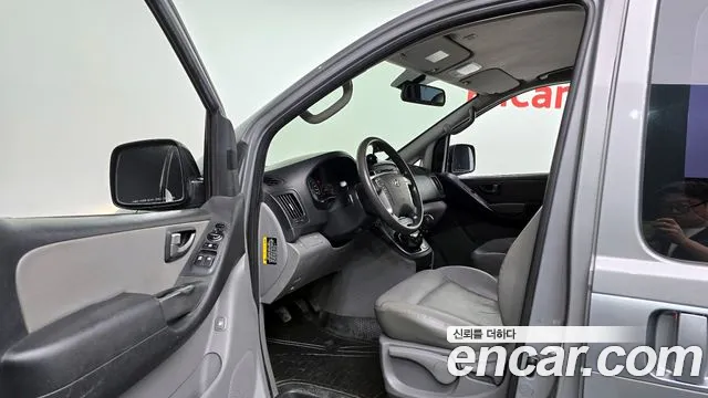 Hyundai Starex 2016 — фото 11
