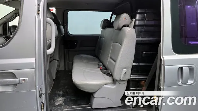 Hyundai Starex 2016 — фото 12