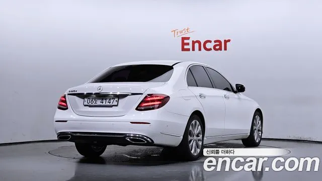 Mercedes-Benz E-Class 2017 — фото 2