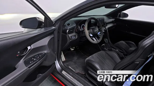 Hyundai Veloster 2021 — фото 11