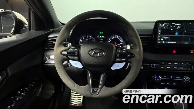 Hyundai Veloster 2021 — фото 13