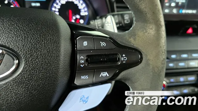 Hyundai Veloster 2021 — фото 19