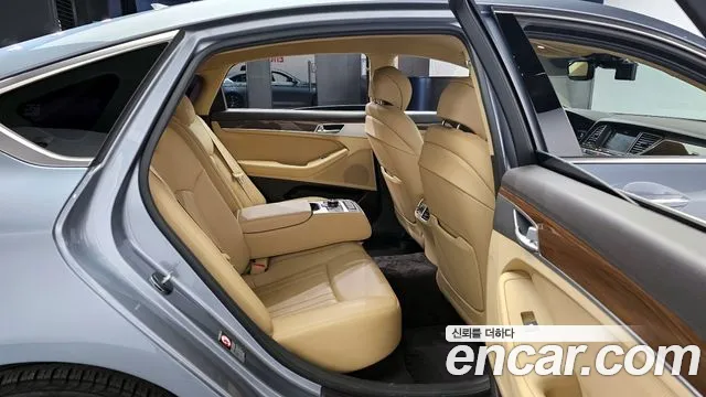 Genesis G80 2017 — фото 12