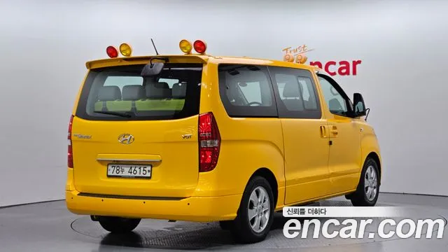 Hyundai Starex 2019 — фото 2