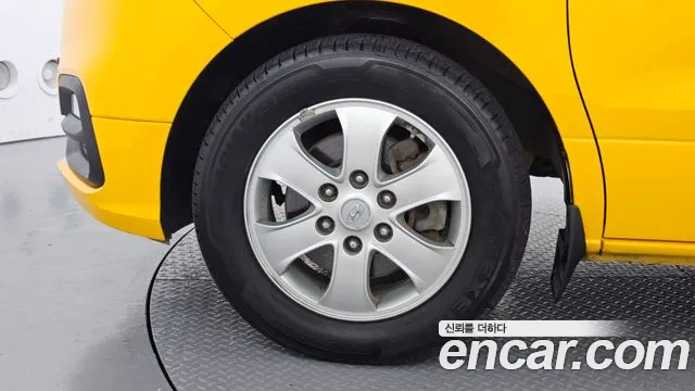 Hyundai Starex 2019 — фото 5