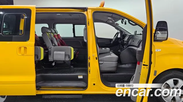 Hyundai Starex 2019 — фото 11