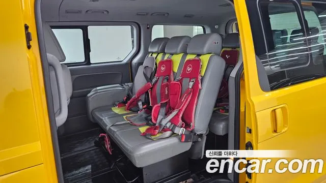 Hyundai Starex 2019 — фото 12