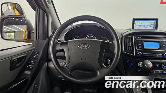 Hyundai Starex 2019 — фото 13