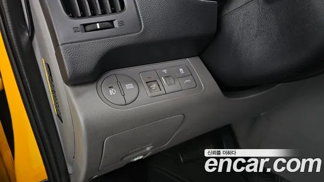 Hyundai Starex 2019 — фото 19