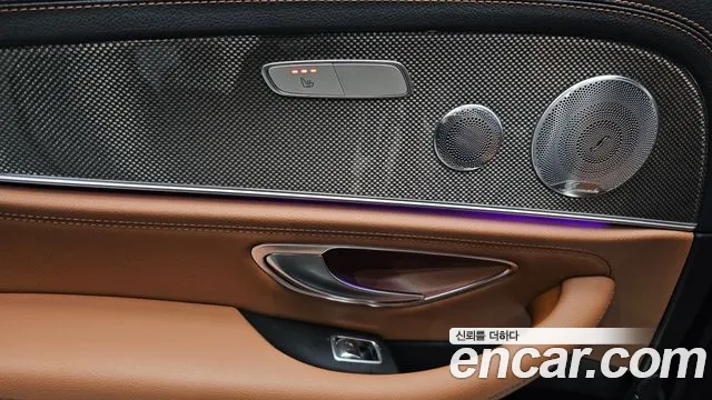 Mercedes-Benz E-Class 2018 — фото 19