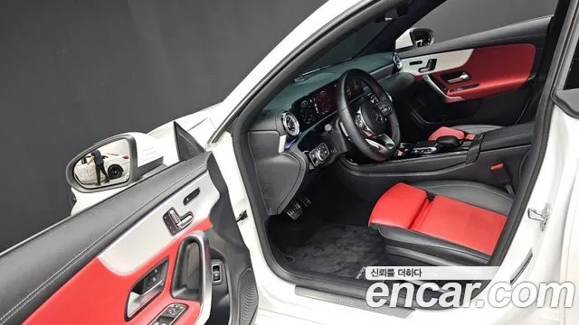 Mercedes-Benz CLA-Class 2023 — фото 10