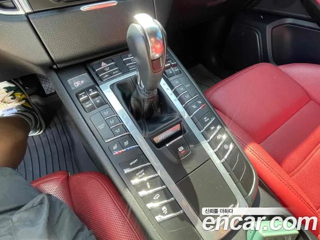 Porsche Macan 2018 — фото 13