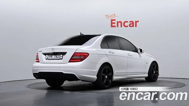 Mercedes-Benz C-Class 2012 — фото 2