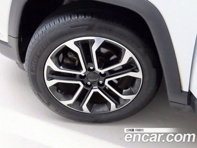 Jeep Compass 2022 — фото 19