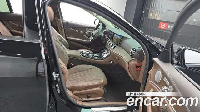 Mercedes-Benz E-Class 2019 — фото 10