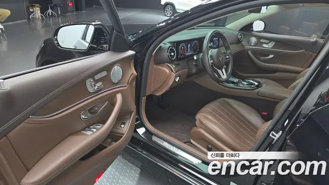 Mercedes-Benz E-Class 2019 — фото 11