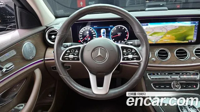 Mercedes-Benz E-Class 2019 — фото 13
