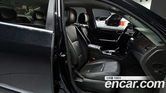 Hyundai Equus 2013 — фото 10