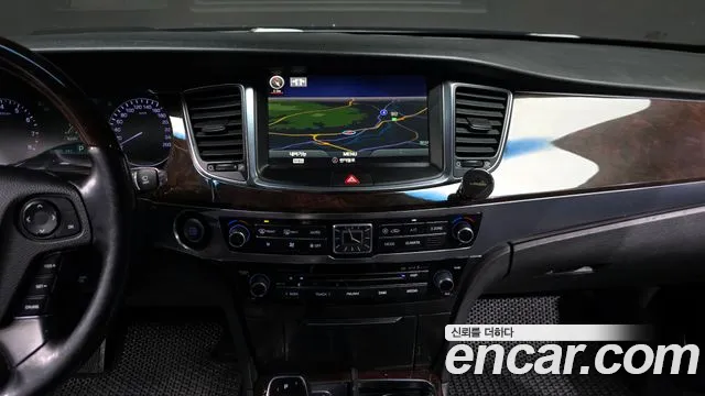 Hyundai Equus 2013 — фото 15