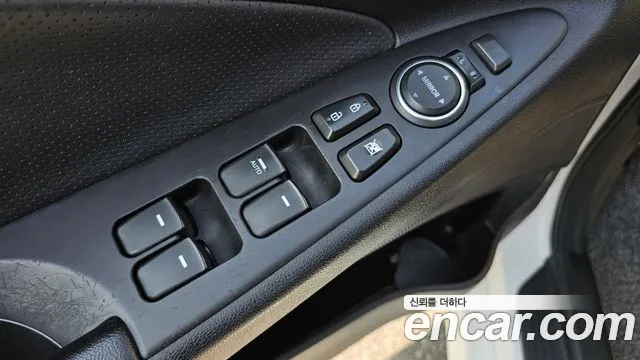 Hyundai Sonata 2014 — фото 12