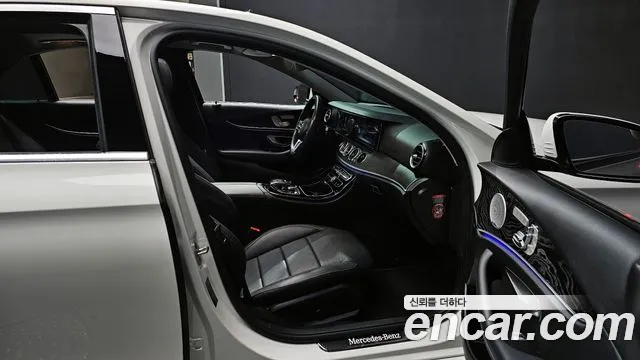 Mercedes-Benz E-Class 2019 — фото 11