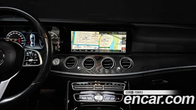 Mercedes-Benz E-Class 2019 — фото 14