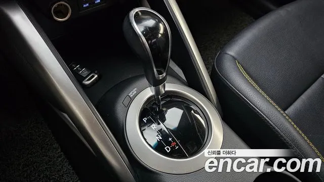 Hyundai Veloster 2016 — фото 9