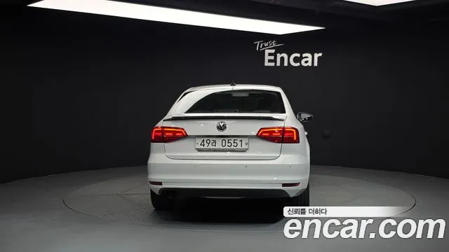 Volkswagen Jetta 2015 — фото 4