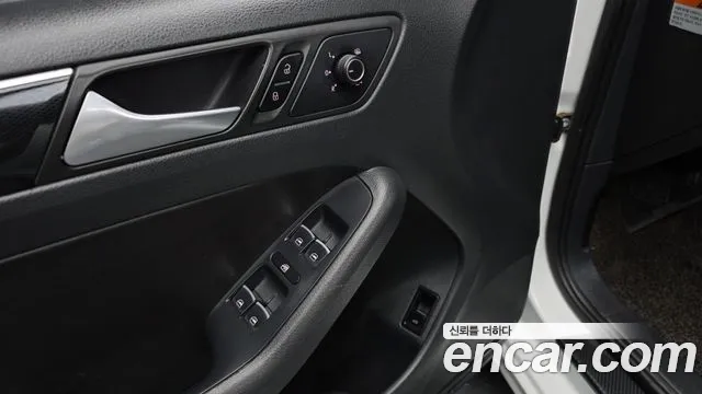 Volkswagen Jetta 2015 — фото 17