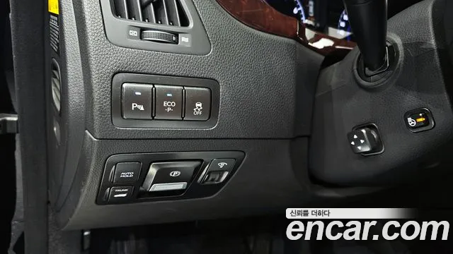 Hyundai Equus 2012 — фото 14