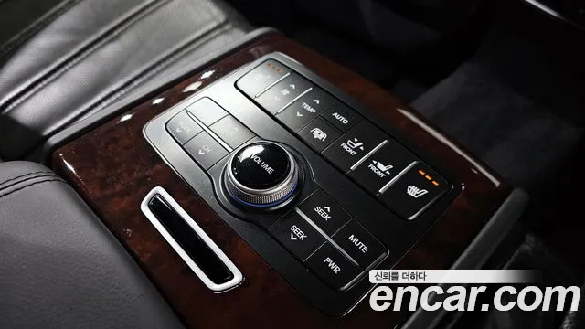 Hyundai Equus 2012 — фото 18