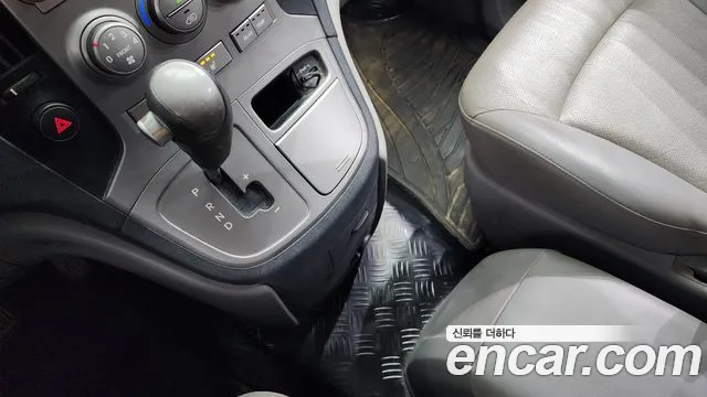 Hyundai Starex 2015 — фото 9