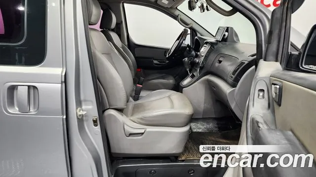 Hyundai Starex 2015 — фото 11